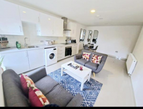 En-suites Suites - Leeds City Retreat with Kitchenette- LGI Hospital- Free 5G WIFI & Netflix- University - Contractors - Short Stays